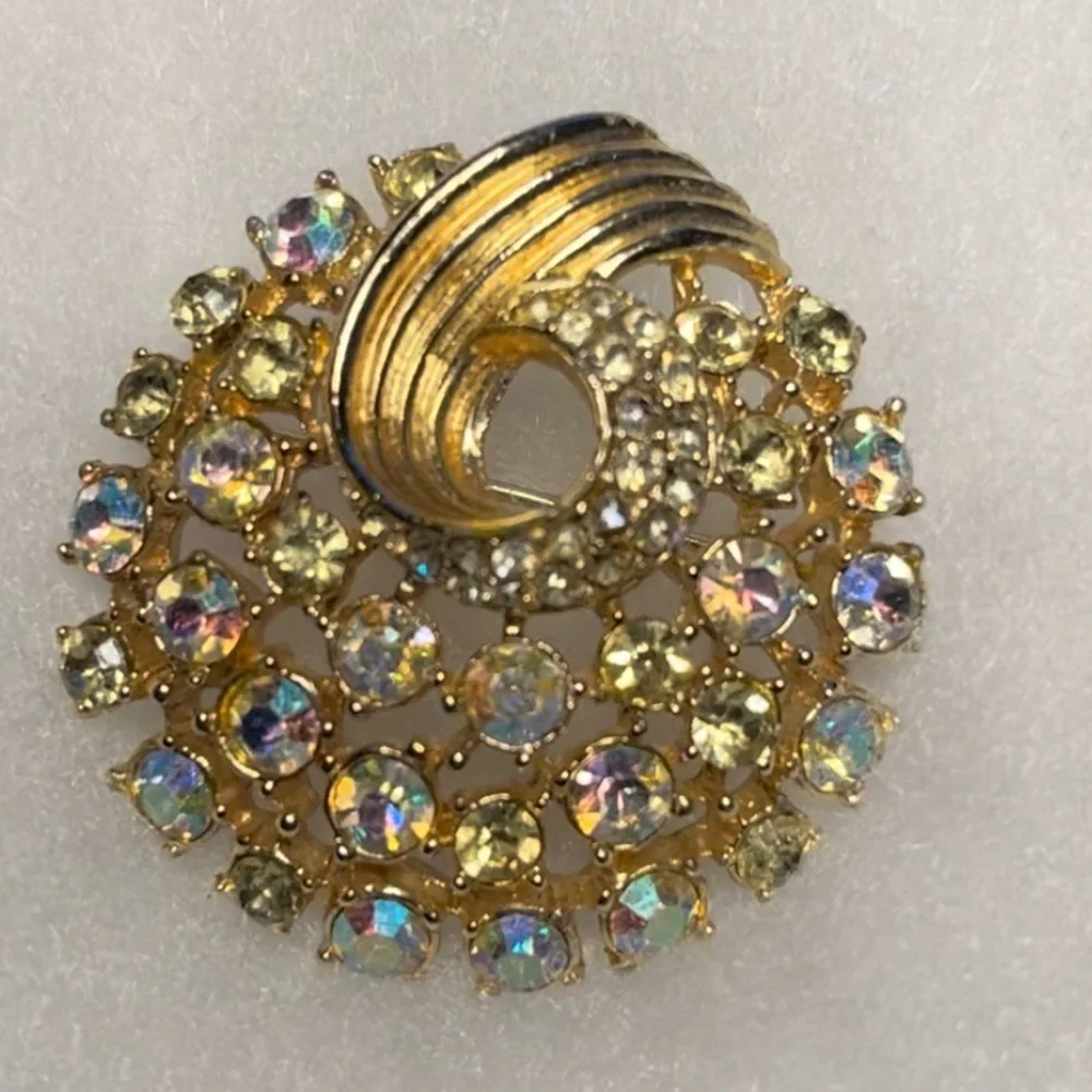 Aurora Borealis Circle Brooch - Picture 1 of 5